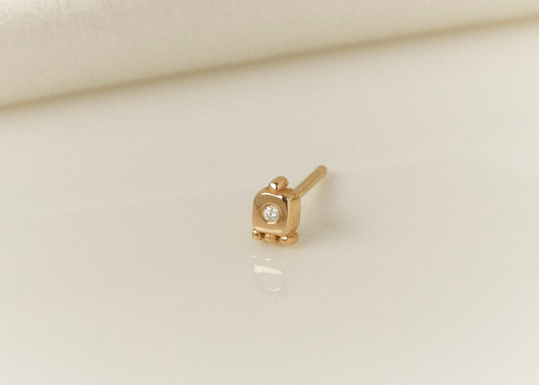 Shield Stud - 14k Gold