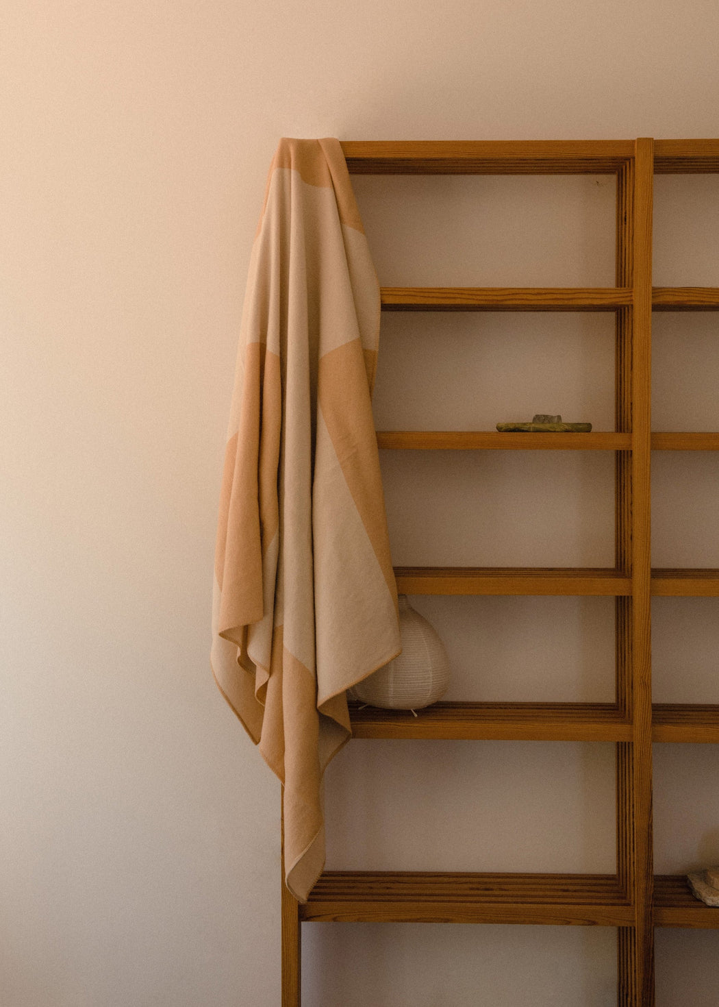Crema Throw