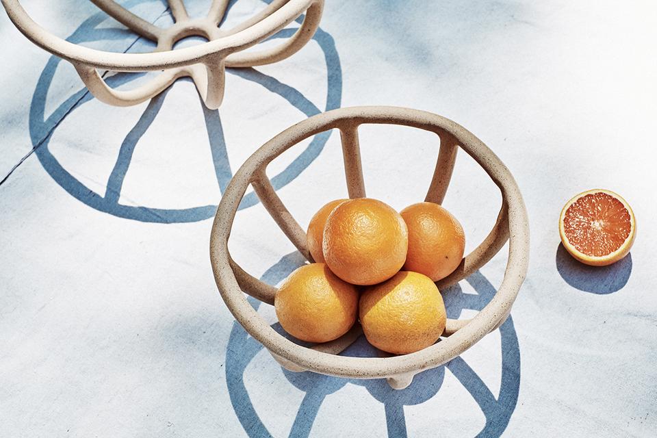 Prong Fruit Bowl in Speckled