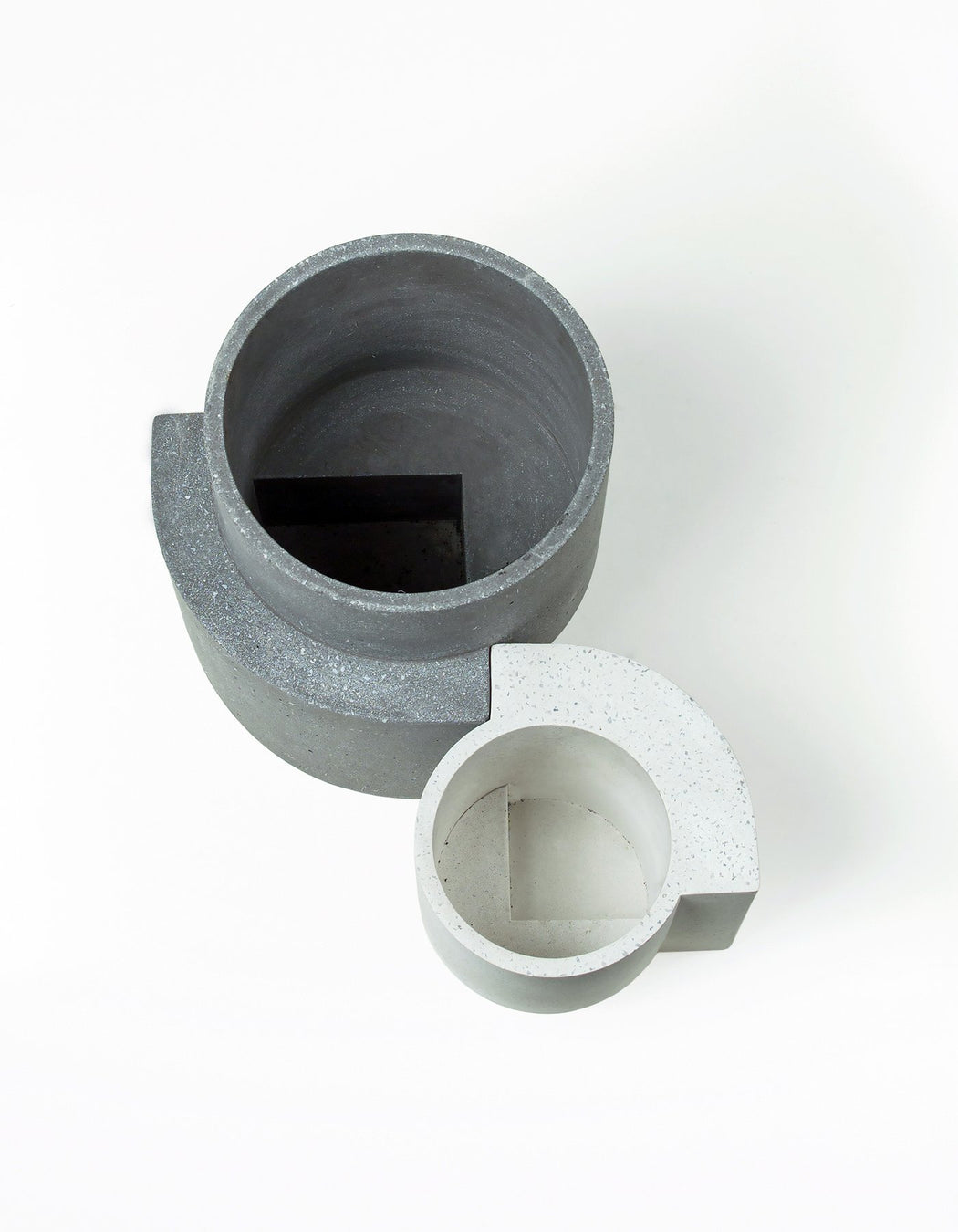 Medium Platform Planter in Graphite