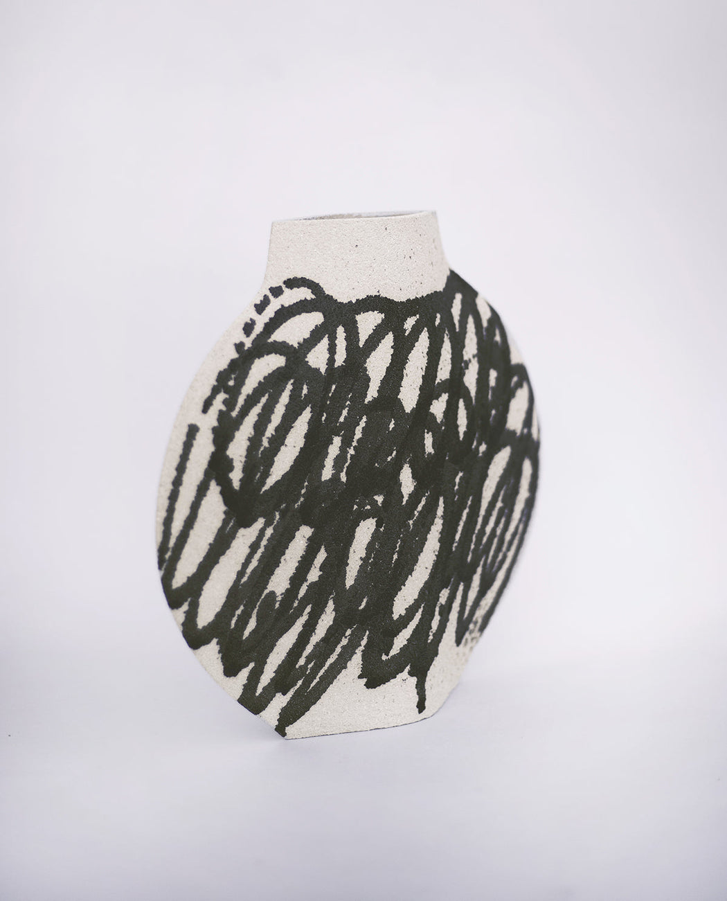 Lune Vase "Black Circles N°1"