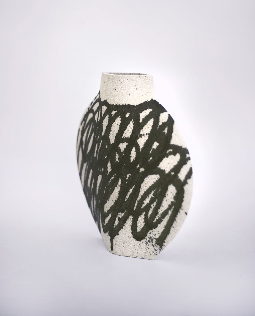 Lune Vase "Black Circles N°1"