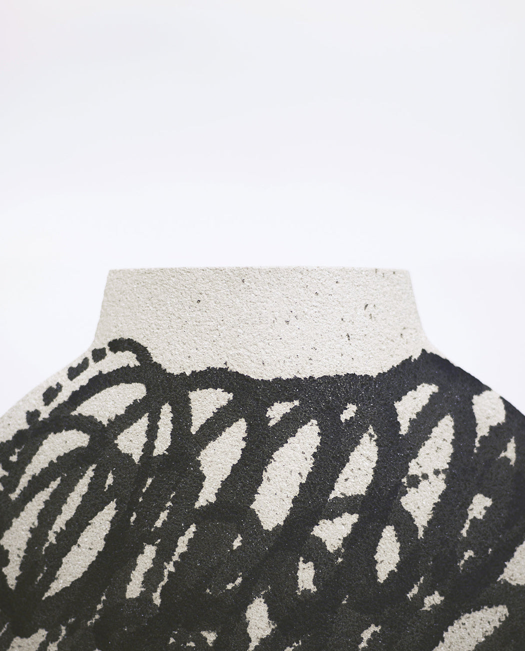 Lune Vase "Black Circles N°1"