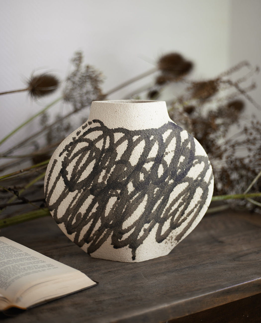 Lune Vase "Black Circles N°1"