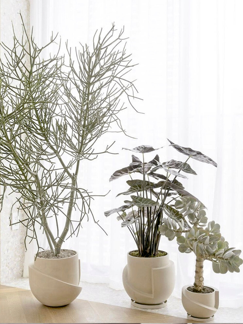 Vayu Floor Planter