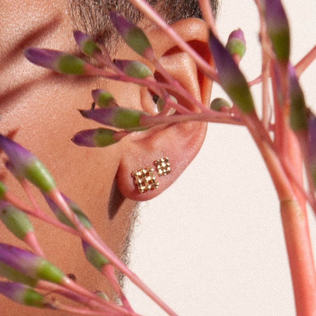 Crosshatch Studs