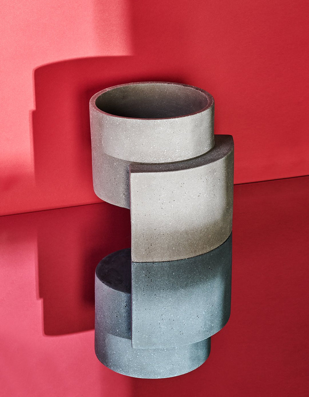Medium Platform Planter in Graphite