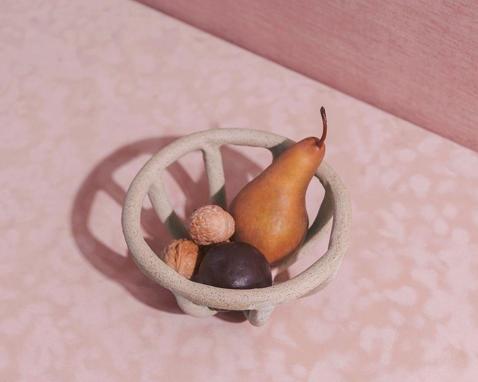 Prong Fruit Bowl in Speckled