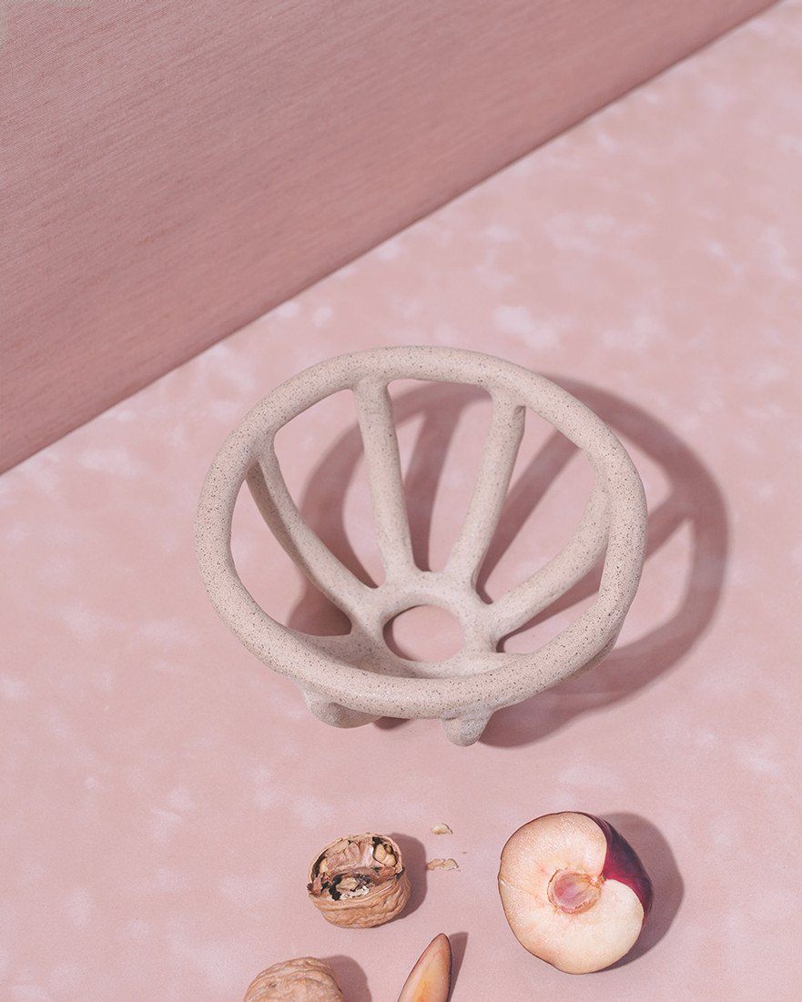 Prong Fruit Bowl in Speckled