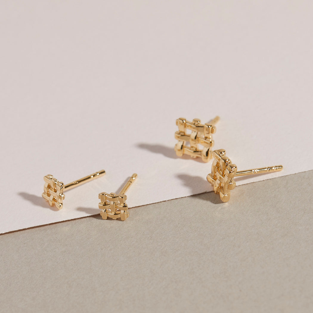 Crosshatch Studs