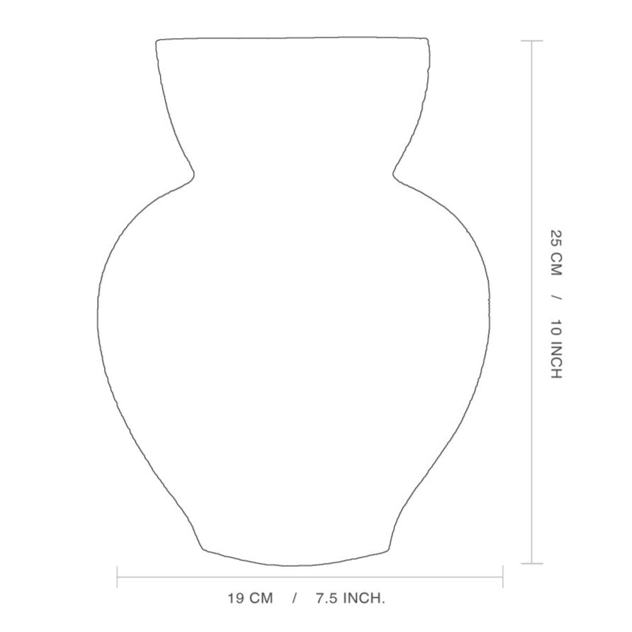 Amphora in Noir