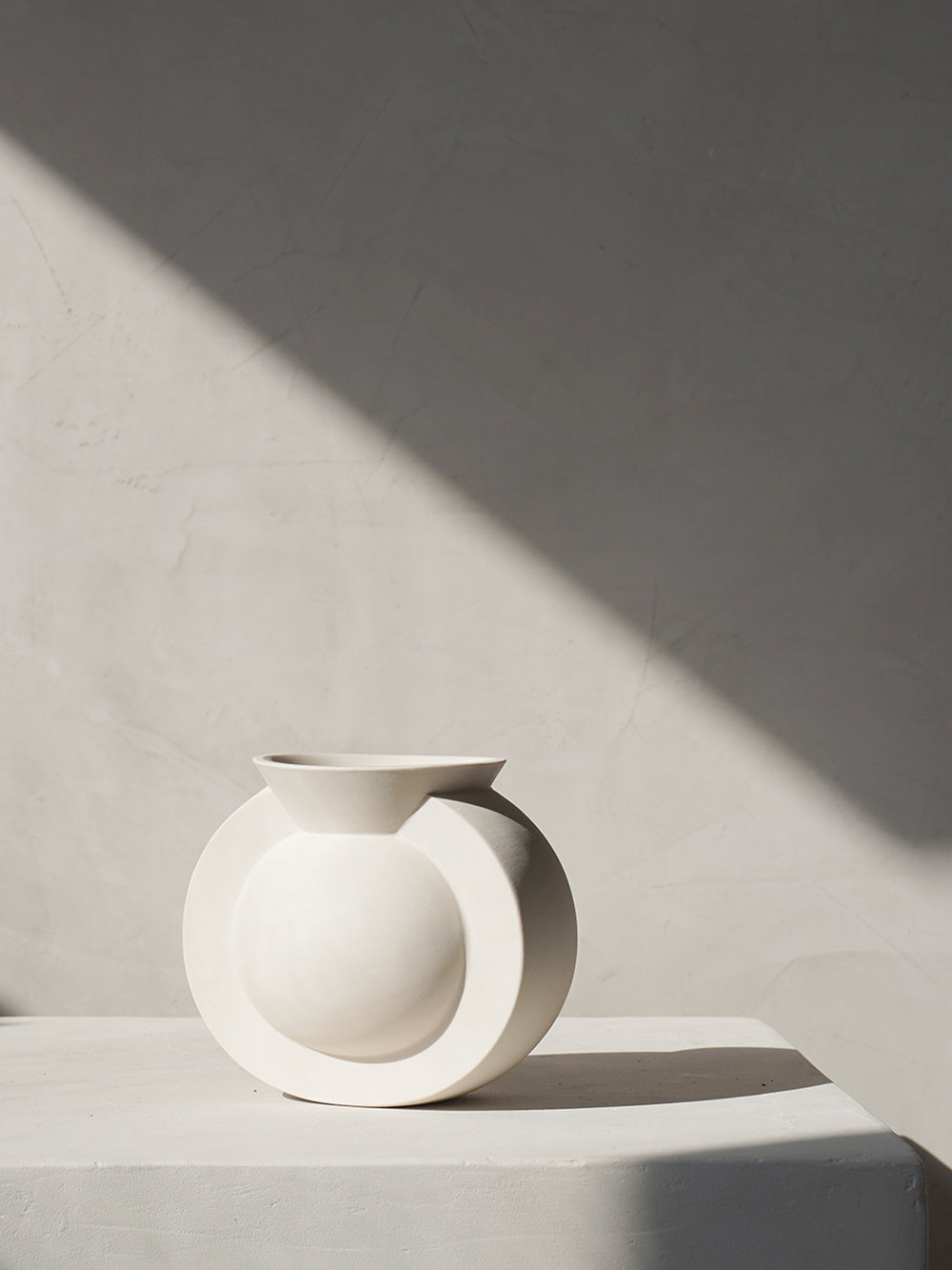 Rhea Vase