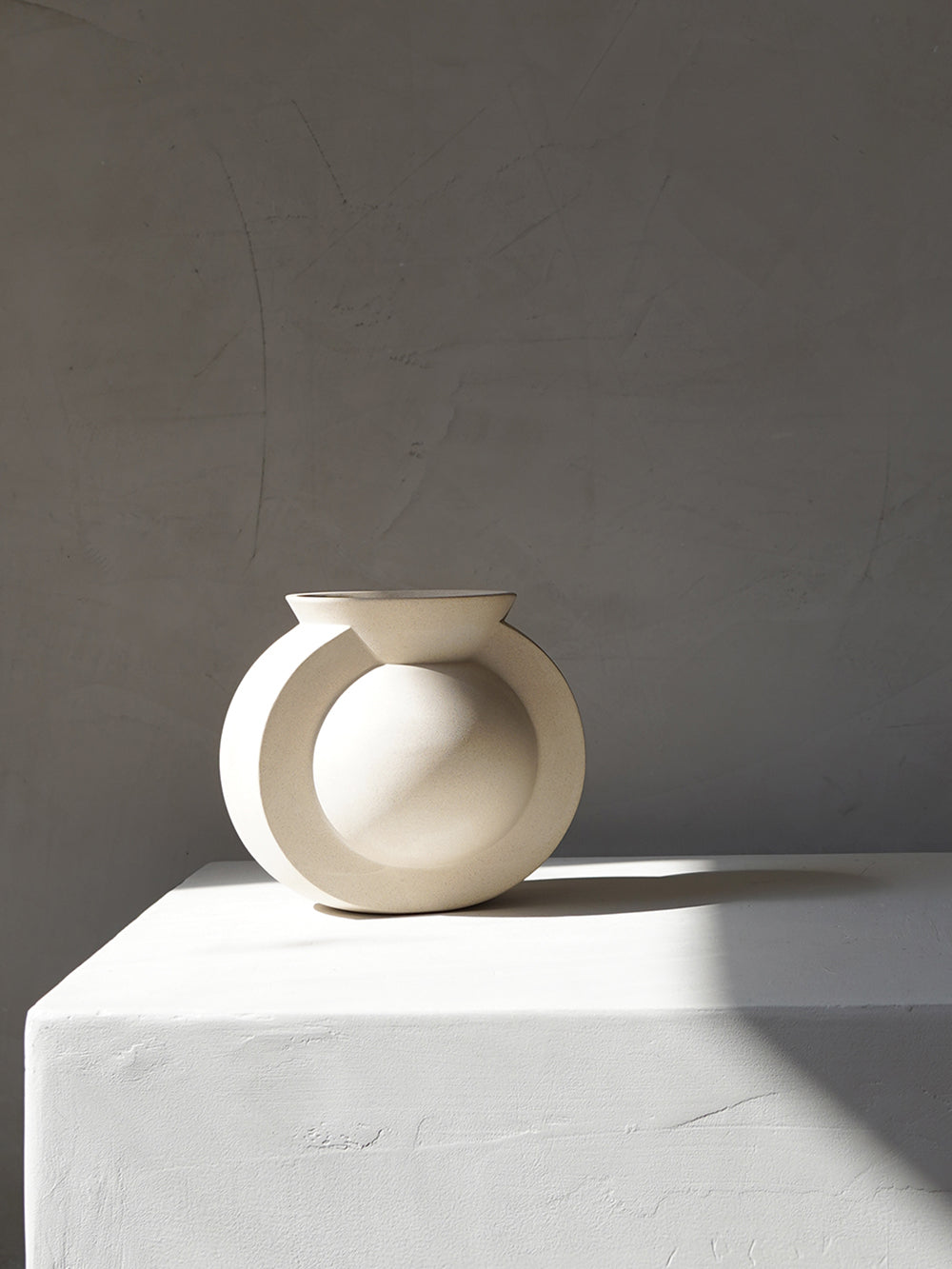 Rhea Vase